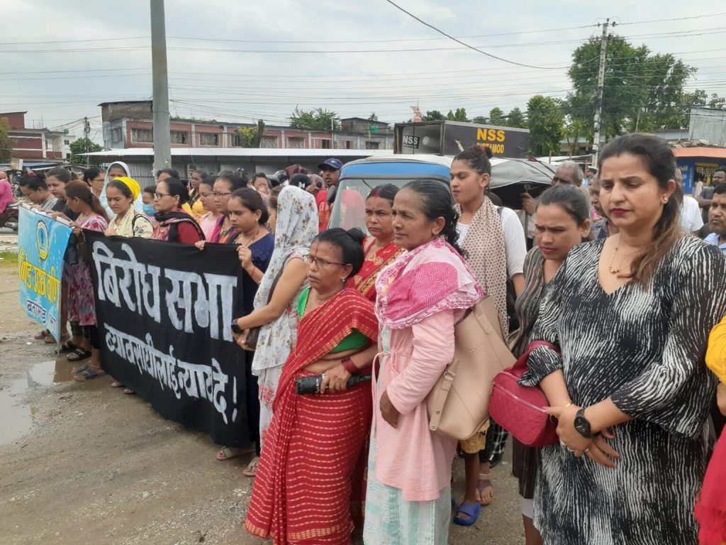 बुधबारे हटियाका व्यवसायीहरुले ७ दिन भित्र बिजुली बत्ती बाल्न पाउने सहमति