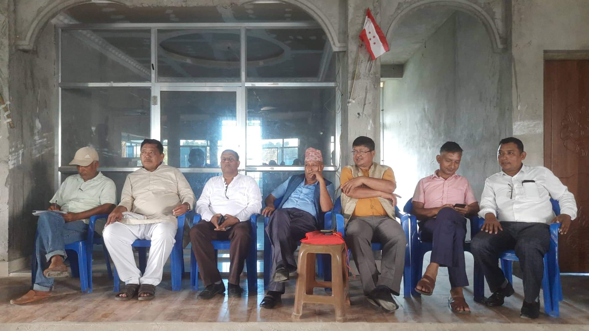 किसानका लागि मल ,बिउकाे अभाव हुन नदिने-सभापति थेवे