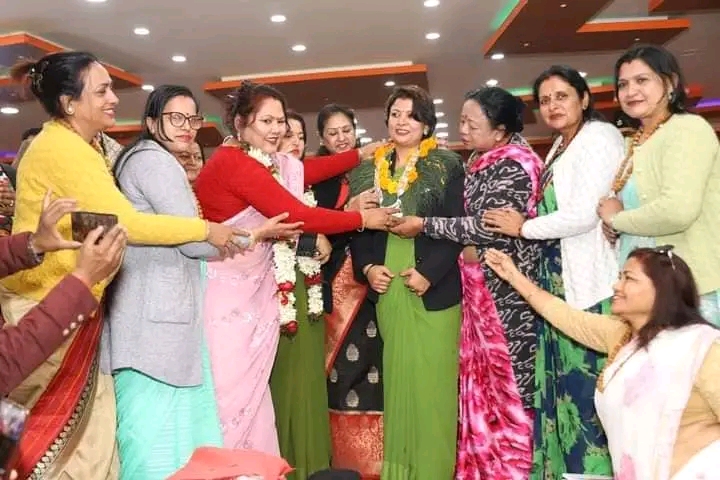 बीरता लेडी जेसीज बर्ष २०२३ का अध्यक्ष  गिरीलाई जेसीज पद हस्तान्तरण